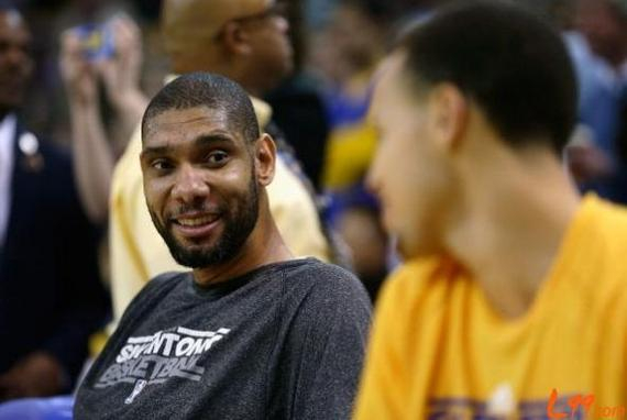 多特边锋个人秀燃炸全场（多特边锋神勇表演点燃全场）