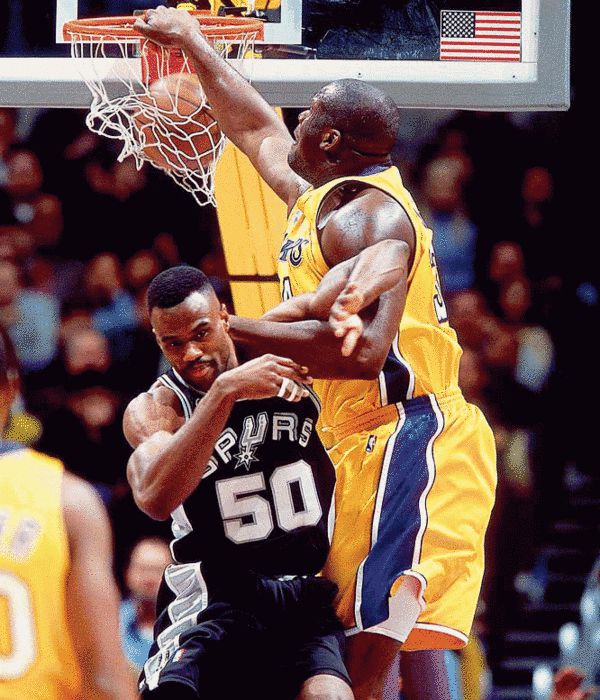 CBA季后赛前瞻：广东队争夺三连冠,（CBA季后赛展望：广东冲击三连冠）