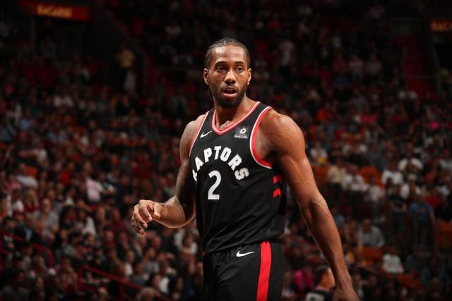 帕尔马官方：铃木彩艳成功接受手指骨折手术；据悉伤缺3个月（帕尔马通报：铃木彩艳手指骨折手术顺利，预计休战约三个月）